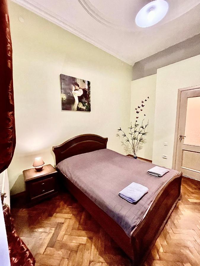 3 Rooms Apartments In The City Centr Lviv Kültér fotó