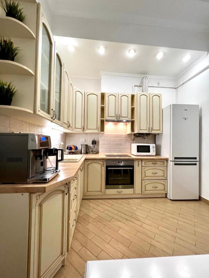 3 Rooms Apartments In The City Centr Lviv Kültér fotó