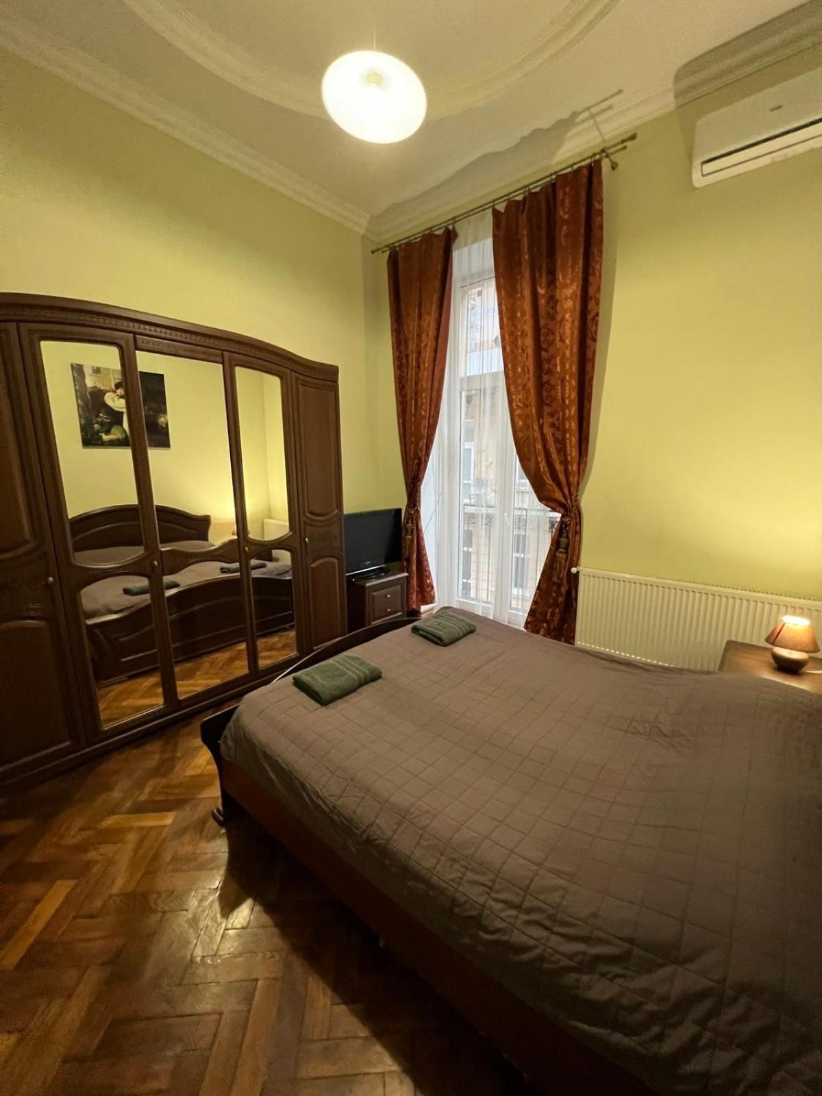 3 Rooms Apartments In The City Centr Lviv Kültér fotó