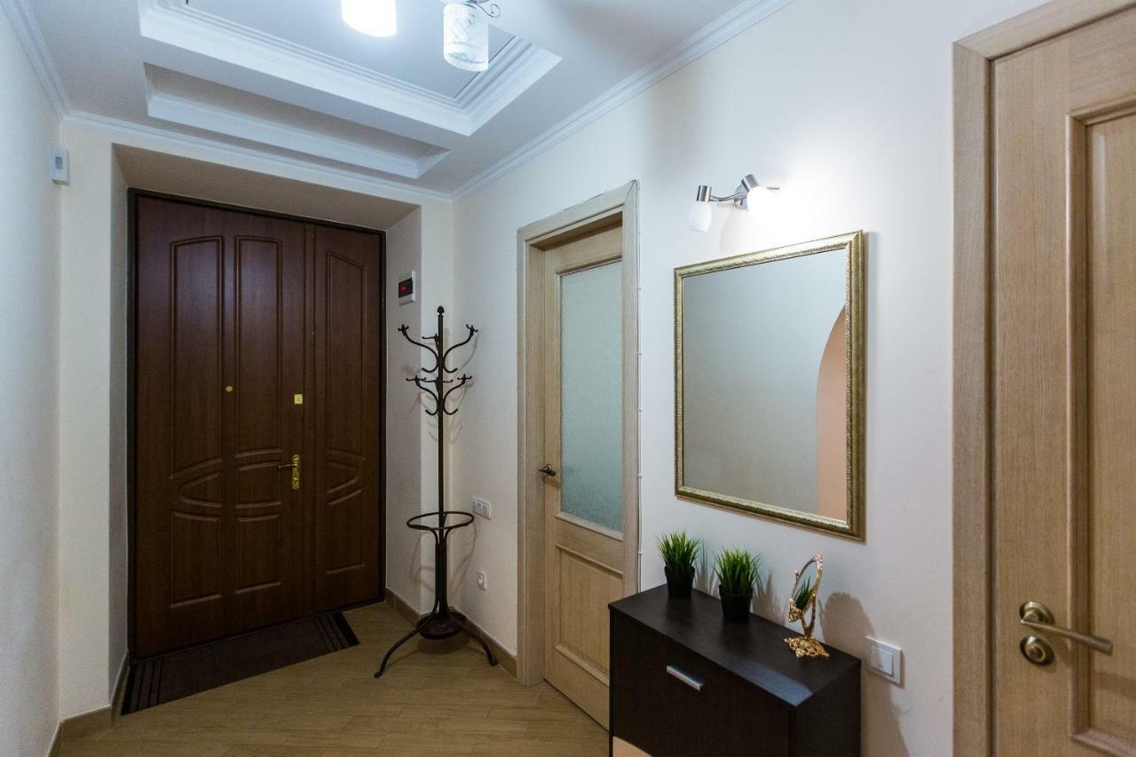 3 Rooms Apartments In The City Centr Lviv Kültér fotó