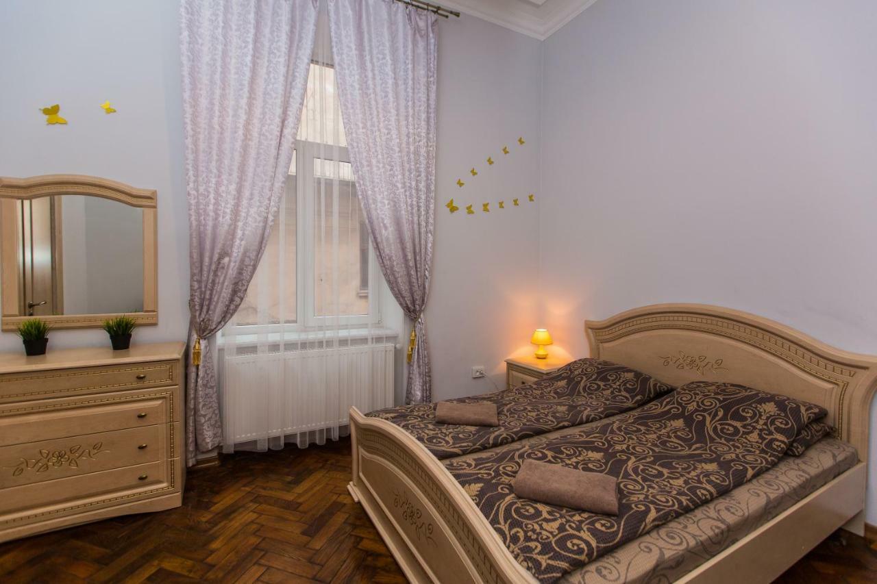 3 Rooms Apartments In The City Centr Lviv Kültér fotó
