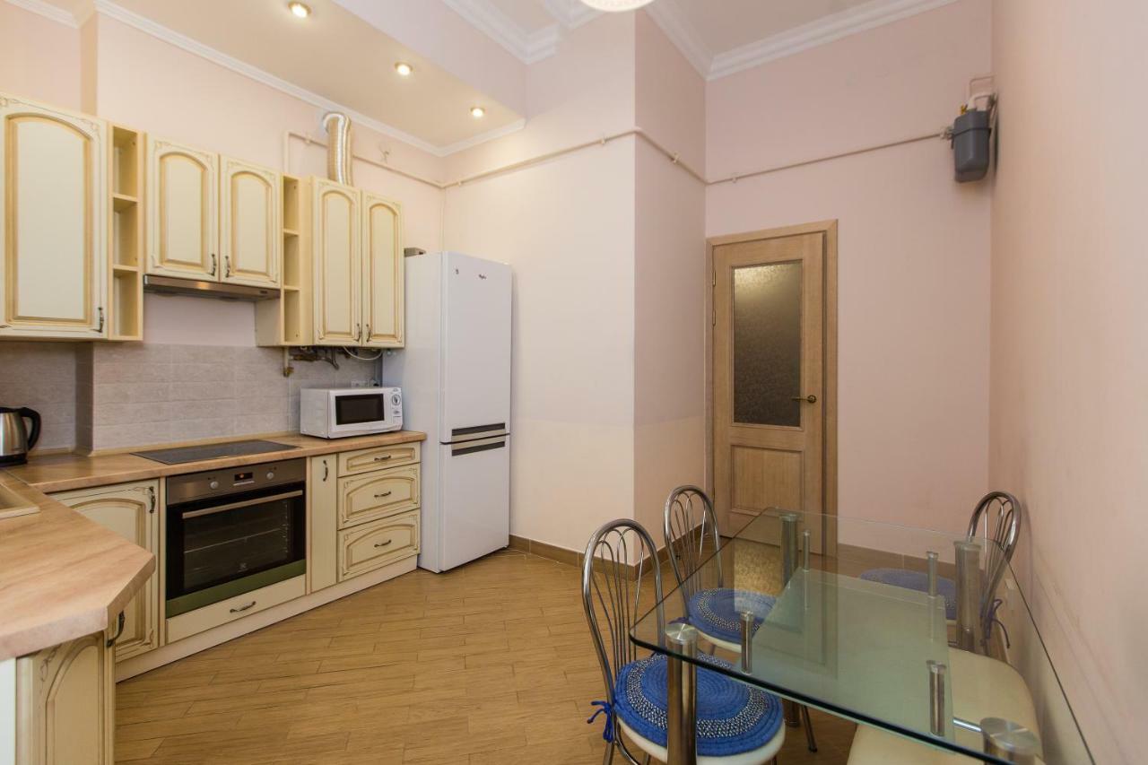 3 Rooms Apartments In The City Centr Lviv Kültér fotó
