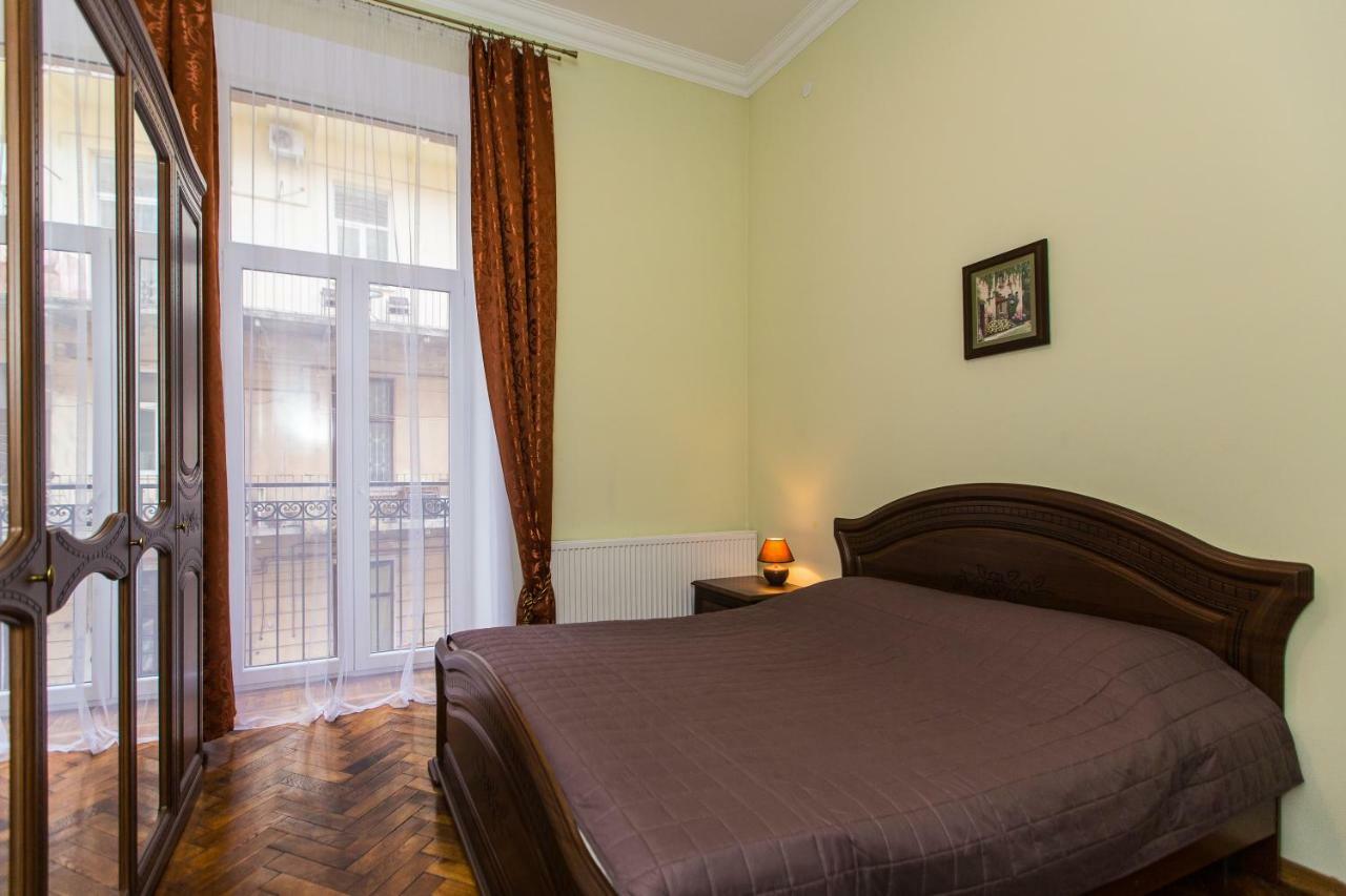 3 Rooms Apartments In The City Centr Lviv Kültér fotó