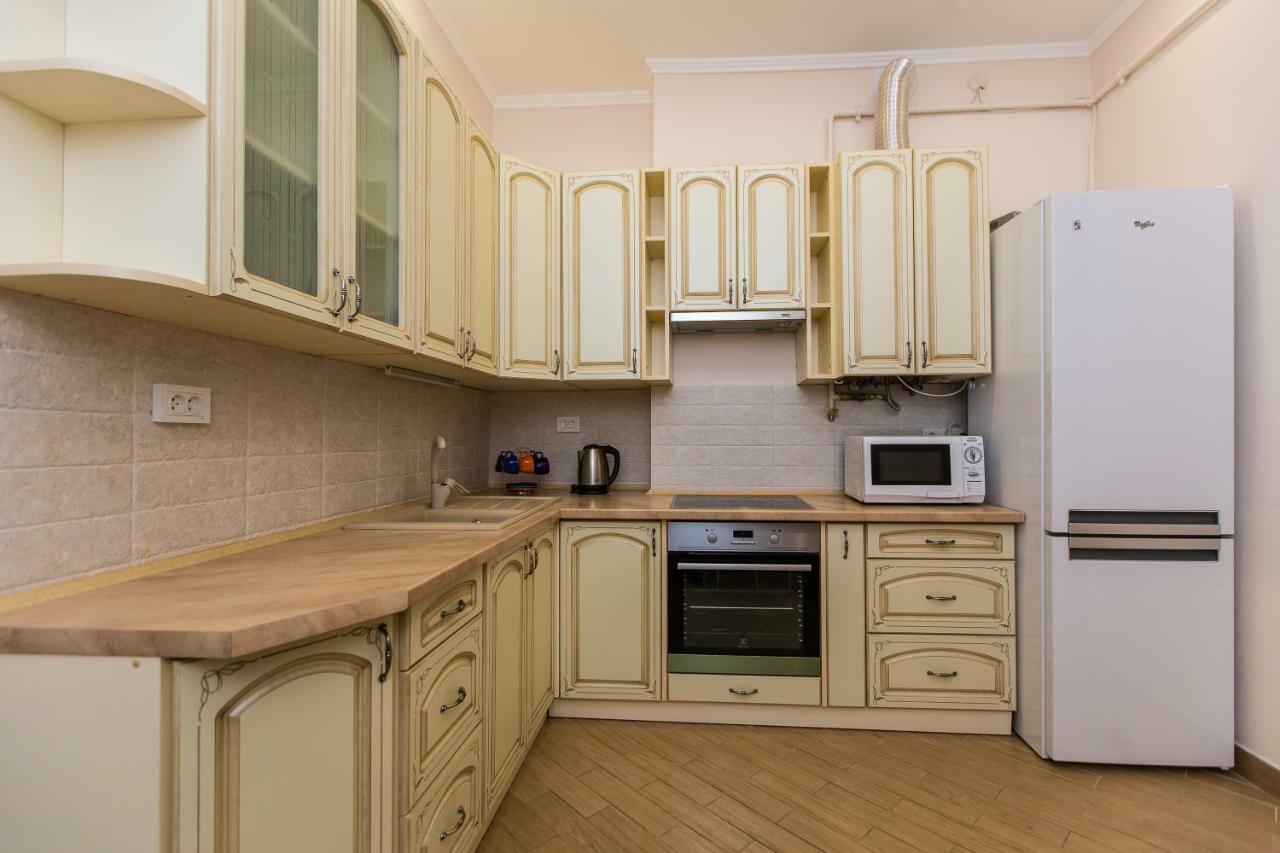 3 Rooms Apartments In The City Centr Lviv Kültér fotó