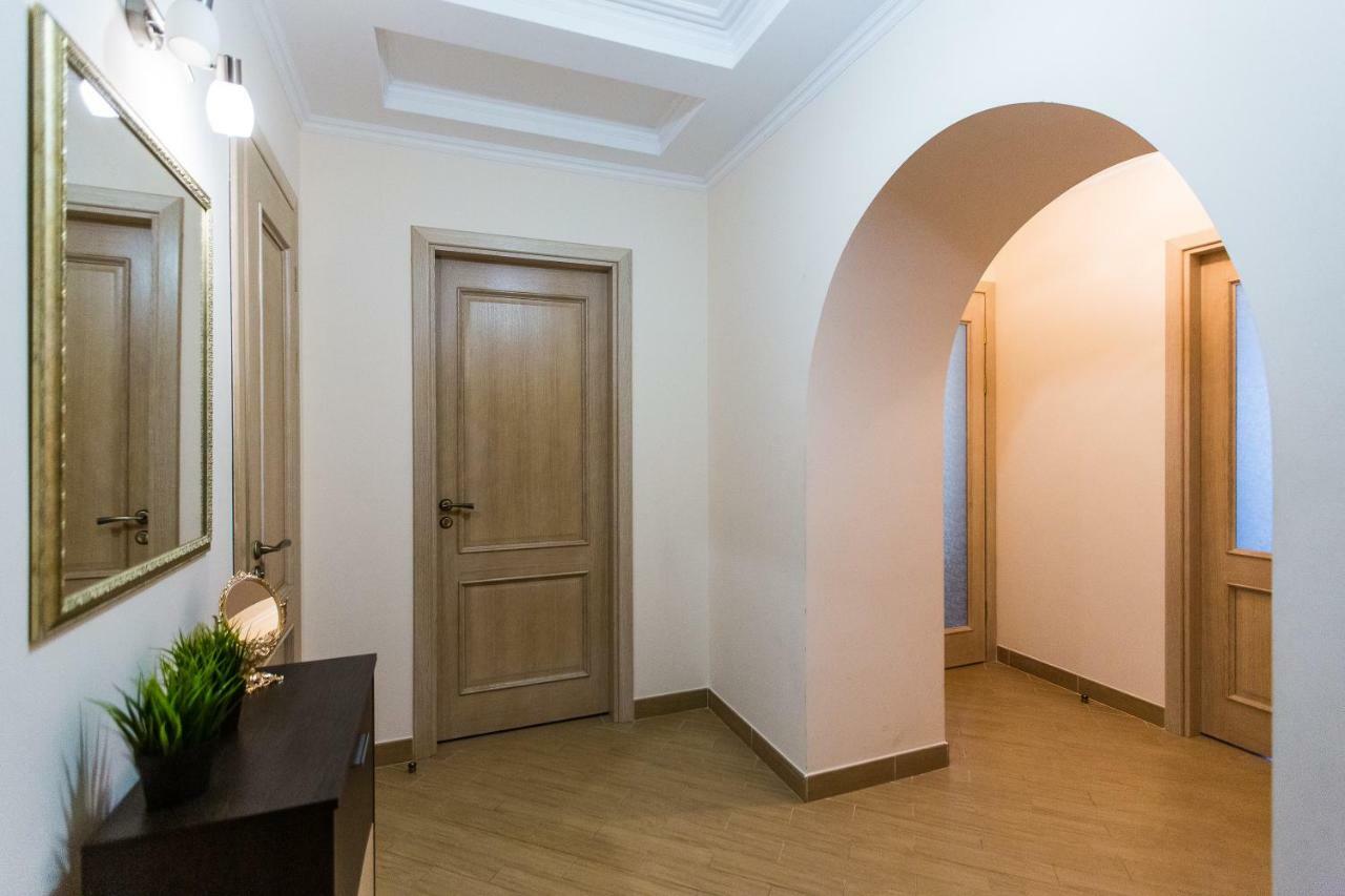 3 Rooms Apartments In The City Centr Lviv Kültér fotó