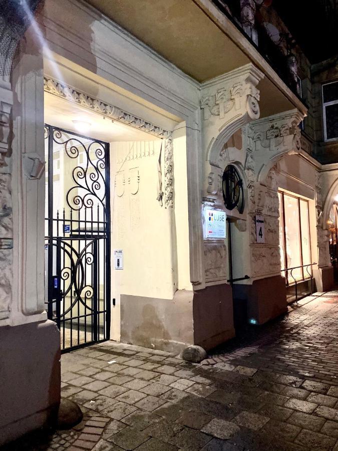 3 Rooms Apartments In The City Centr Lviv Kültér fotó